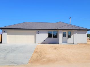 10357 Redwood Blvd, California City, CA