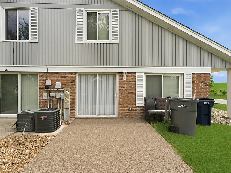15826 Farm Hill Dr — Photo 25