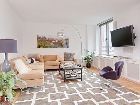 3rd image of 151 W 17th St APT 6G