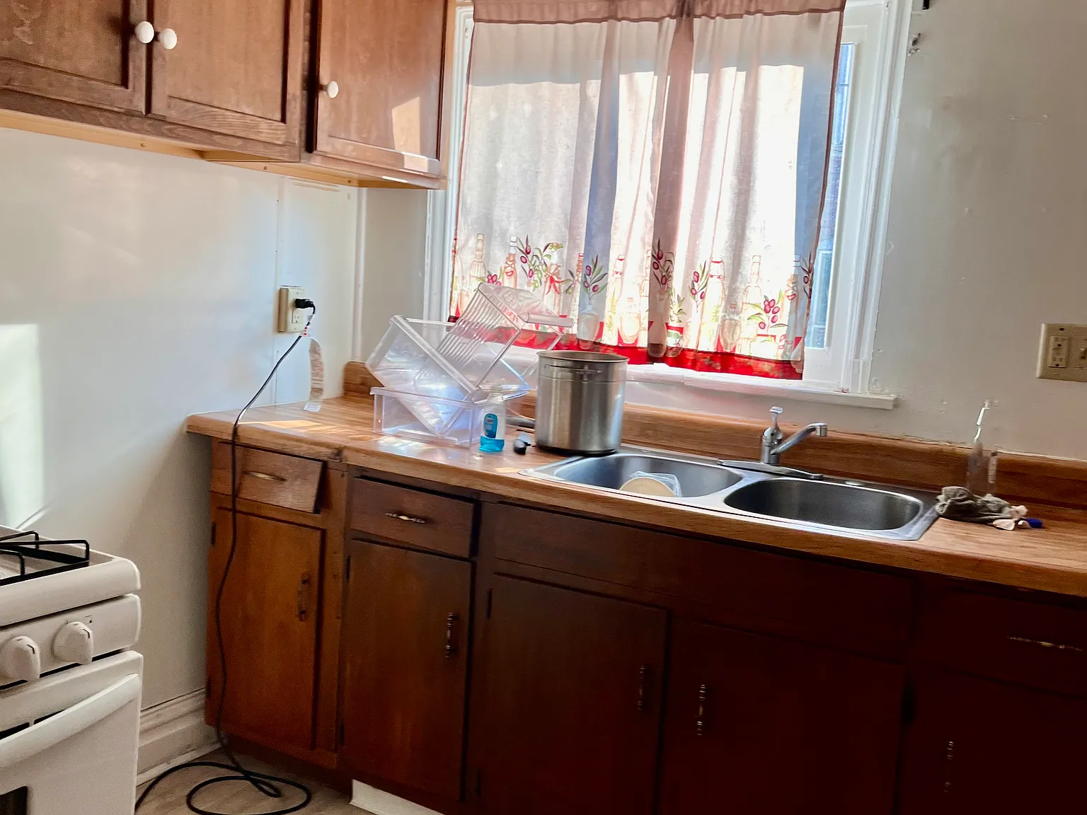 5 bed, 1734 sqft, $1,600 — Photo 1