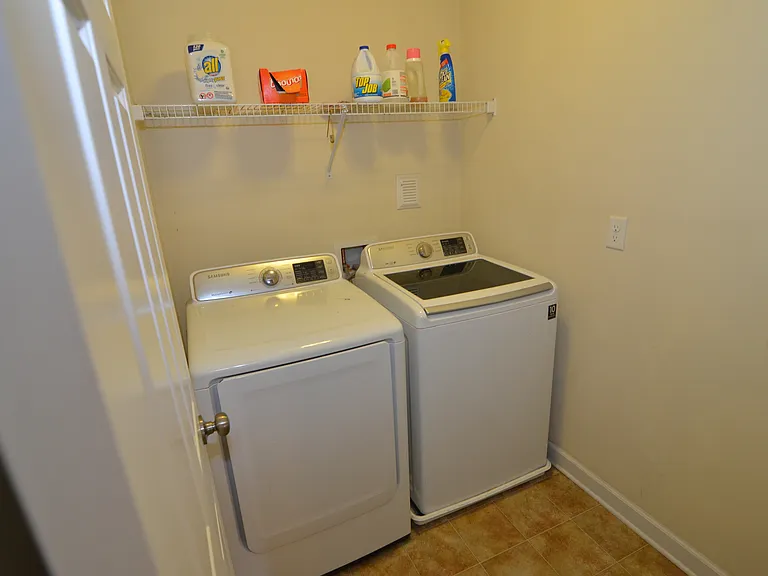 717 Tyler Way — Photo 26