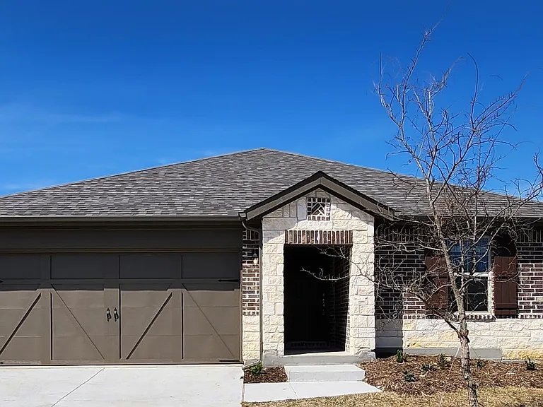 3812 Chalk Hill Ave — Photo 1