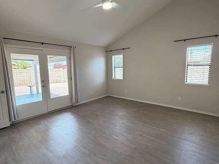 1716 E Redfield Rd — Photo 9