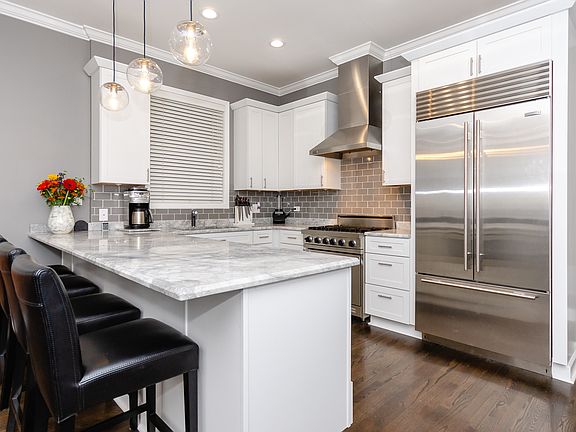2nd image of 1529 W Montana St #1