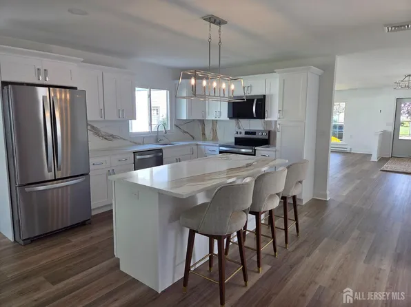 93 Mansfield Ave, Manchester, NJ 08759