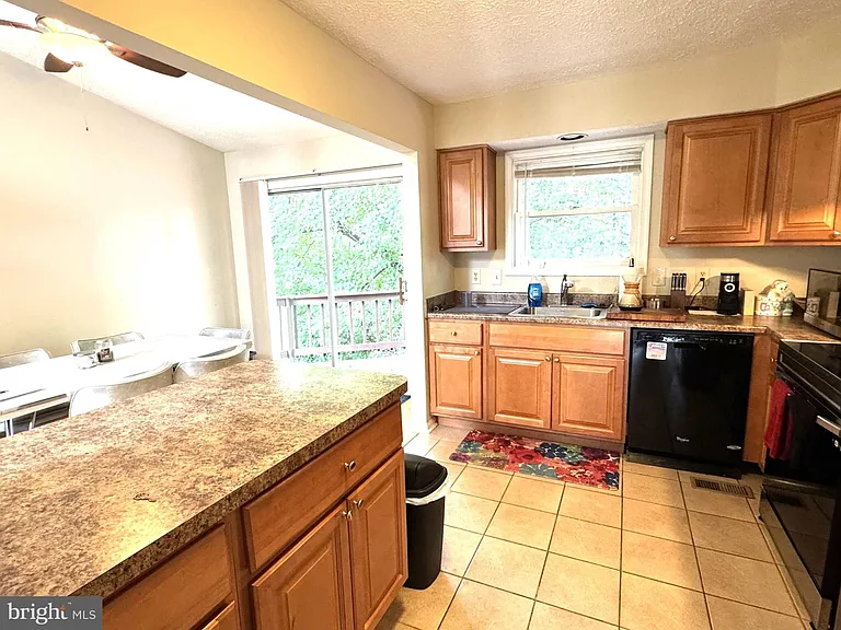 13 McNeil Ct — Photo 7