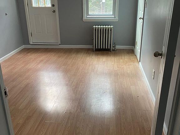 5th image of 26 S 18th St Floor 2