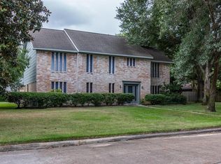 17702 Theisswood Ct, Spring, TX 77379