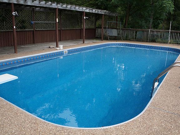 3rd image of 109 Dawn Cir