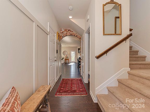 4th image of 4023 Black Walnut Way