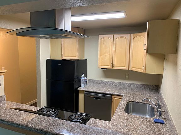 2nd image of 319 E Park St APT 3