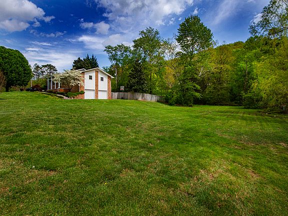 3rd image of 3809 Shielingworth Ct