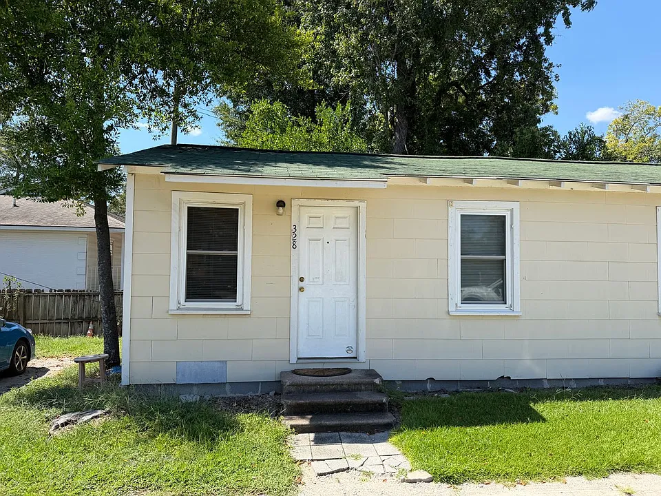 328 E Glenn Ave