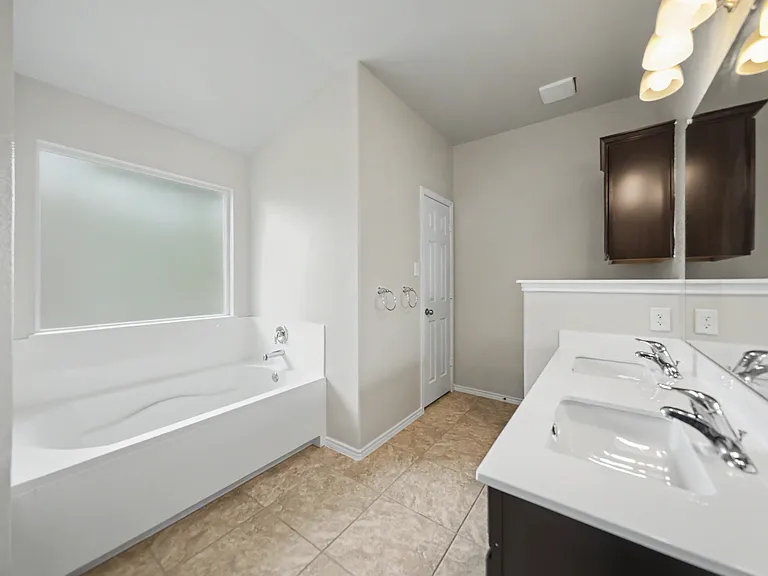 9405 Glynhill Ct — Photo 15