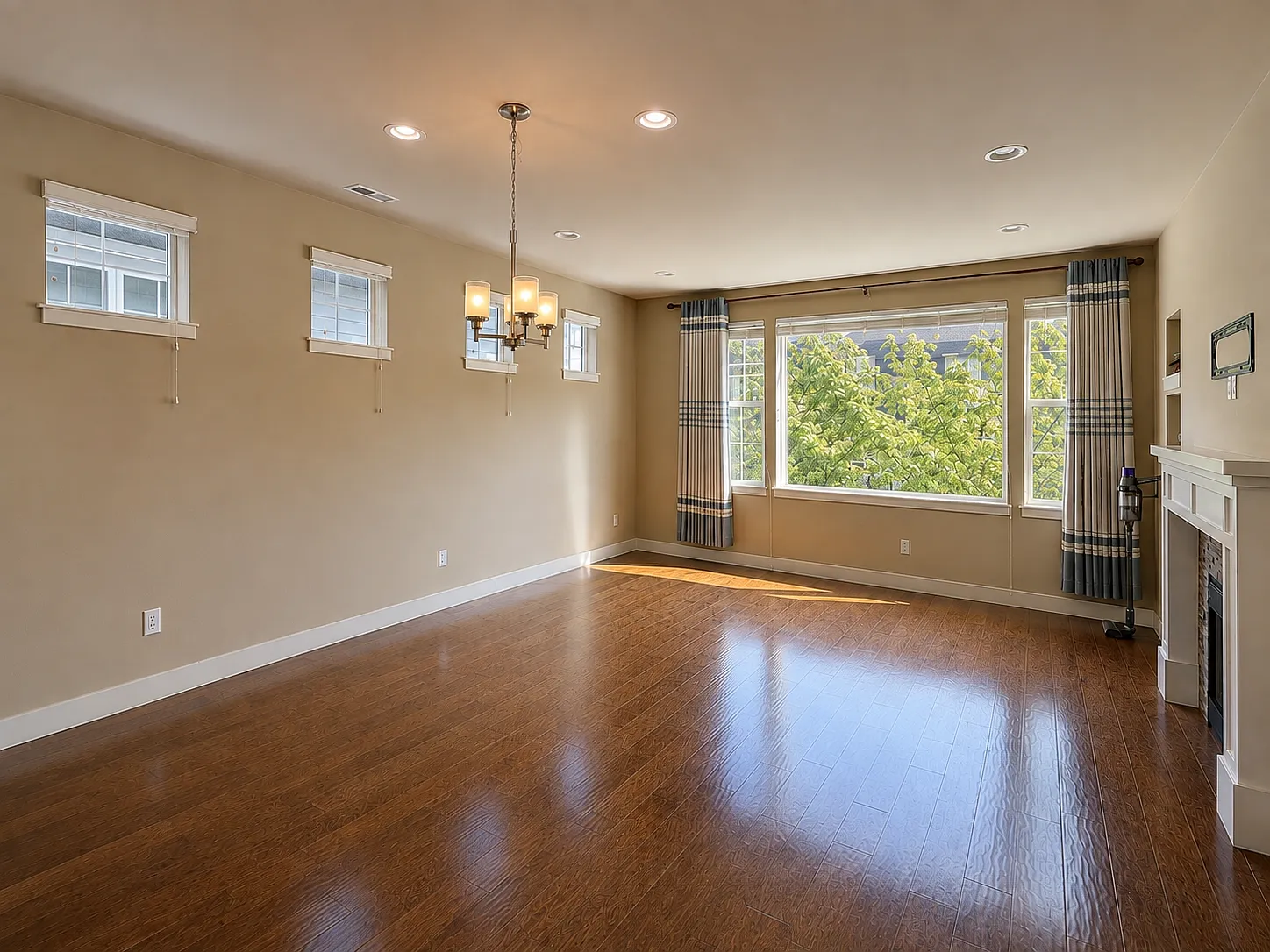 3 bed, 3.5 bath, 1861 sqft, $3,650 — Photo 2