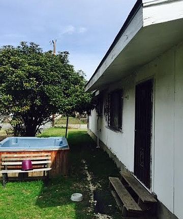3rd image of 406 Riverdale Dr