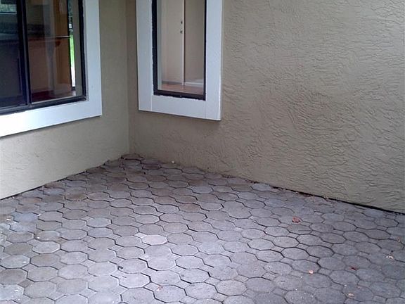 2nd image of 2835 Crittendon Ct