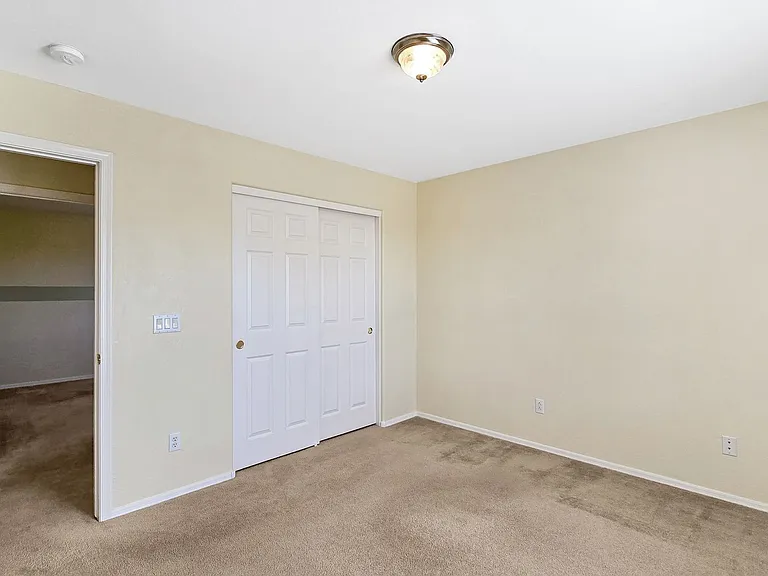 14226 W Wethersfield Rd — Photo 44
