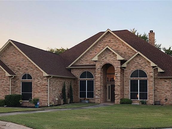2nd image of 600 Grand Oaks Ct
