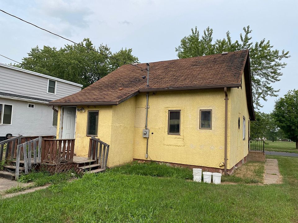 2nd image of 3221 4th Ave W