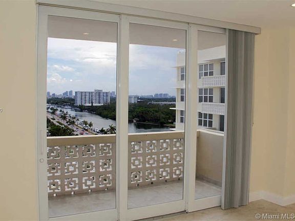 4th image of 4747 Collins Ave APT 1413