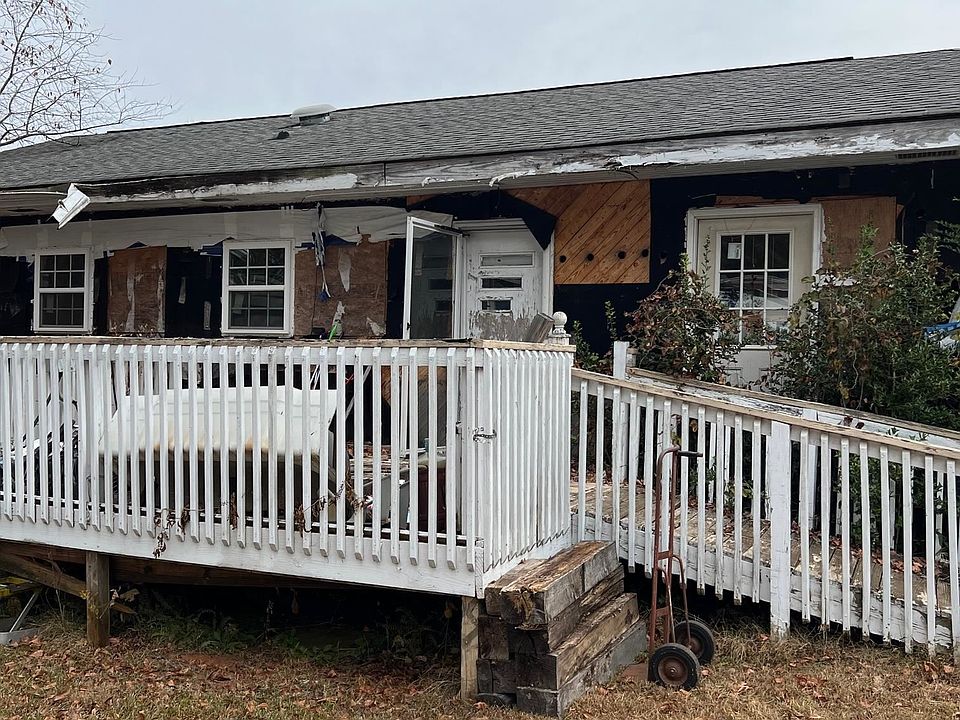 2nd image of 1392 Boiling Springs Rd