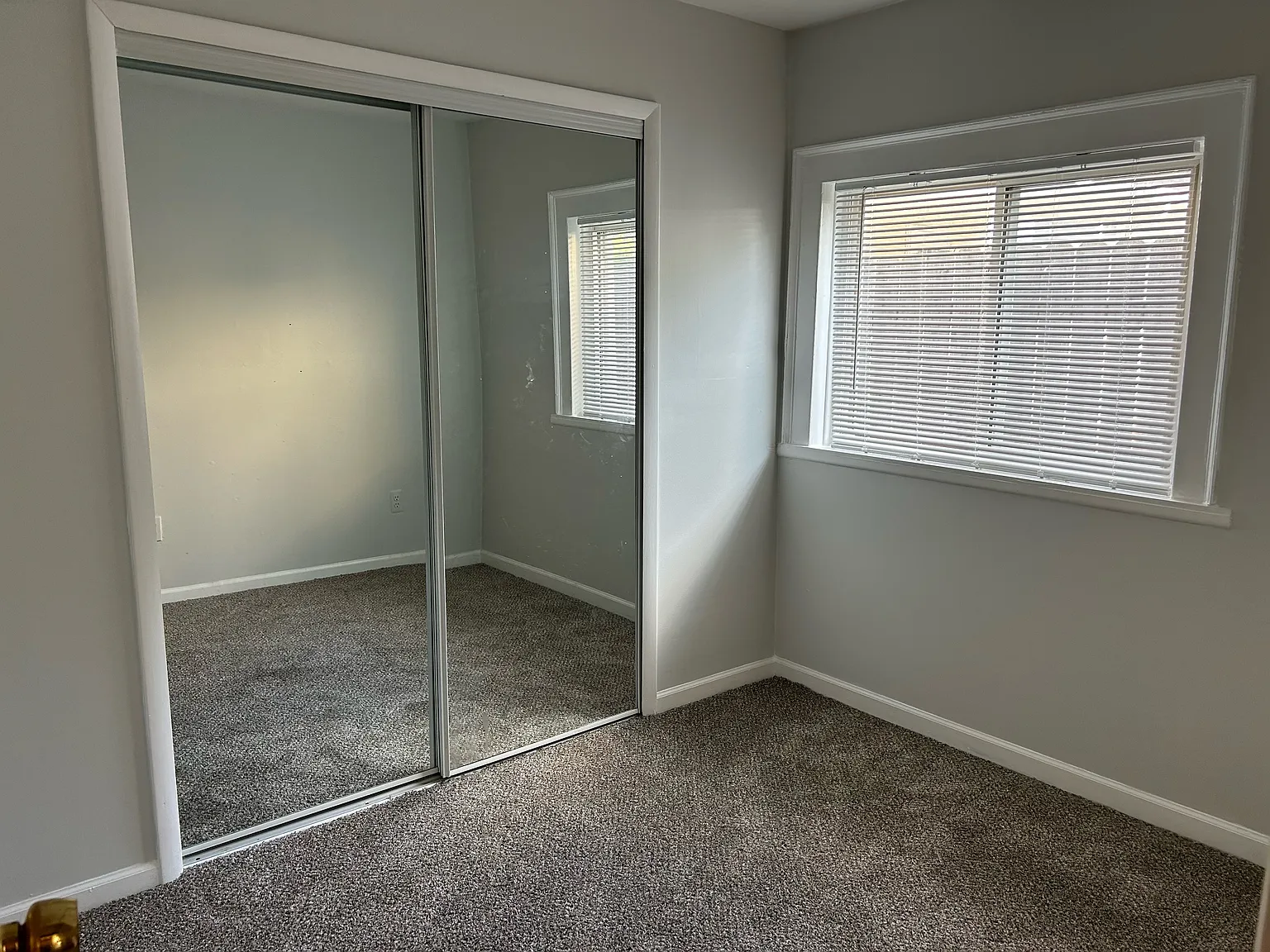 2 bed, 950 sqft, $1,350 — Photo 4