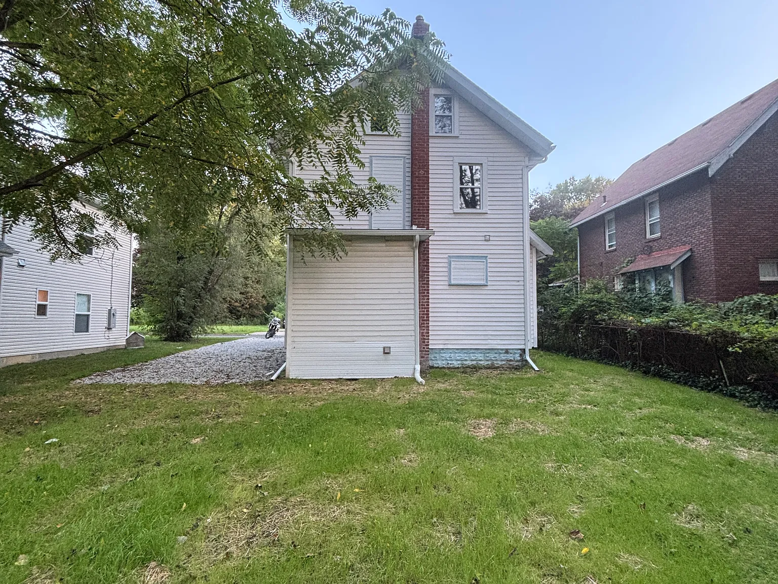 5 bed, 1345 sqft, $1,245 — Photo 3