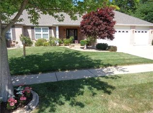 381 Clarendon Ln, Saint Charles, MO 63301