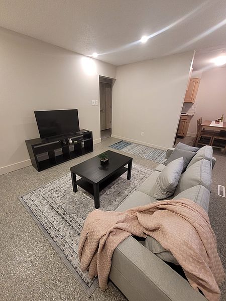 Edmonton Apartment for rent - 2 Bedrooms — photo 8