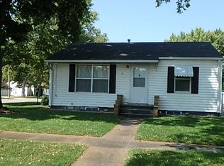 922 W 9th St, Grand Island, NE 68801