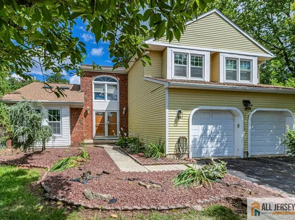 9 Chipwood Ln, North Brunswick, NJ 08902