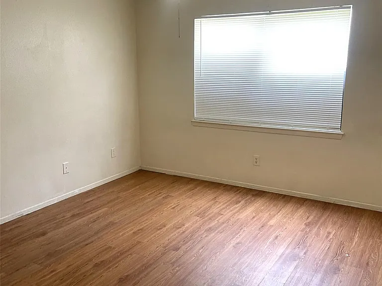 1902 W Loop #B-1 — Photo 9