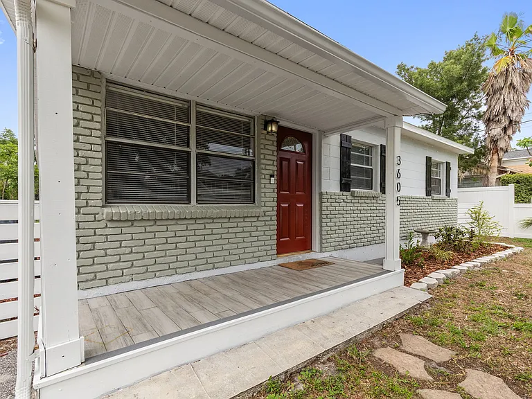 3605 W Iowa Ave — Photo 2