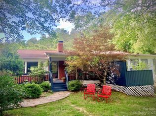 120 Pine Ridge Rd, Burnsville, NC 28714