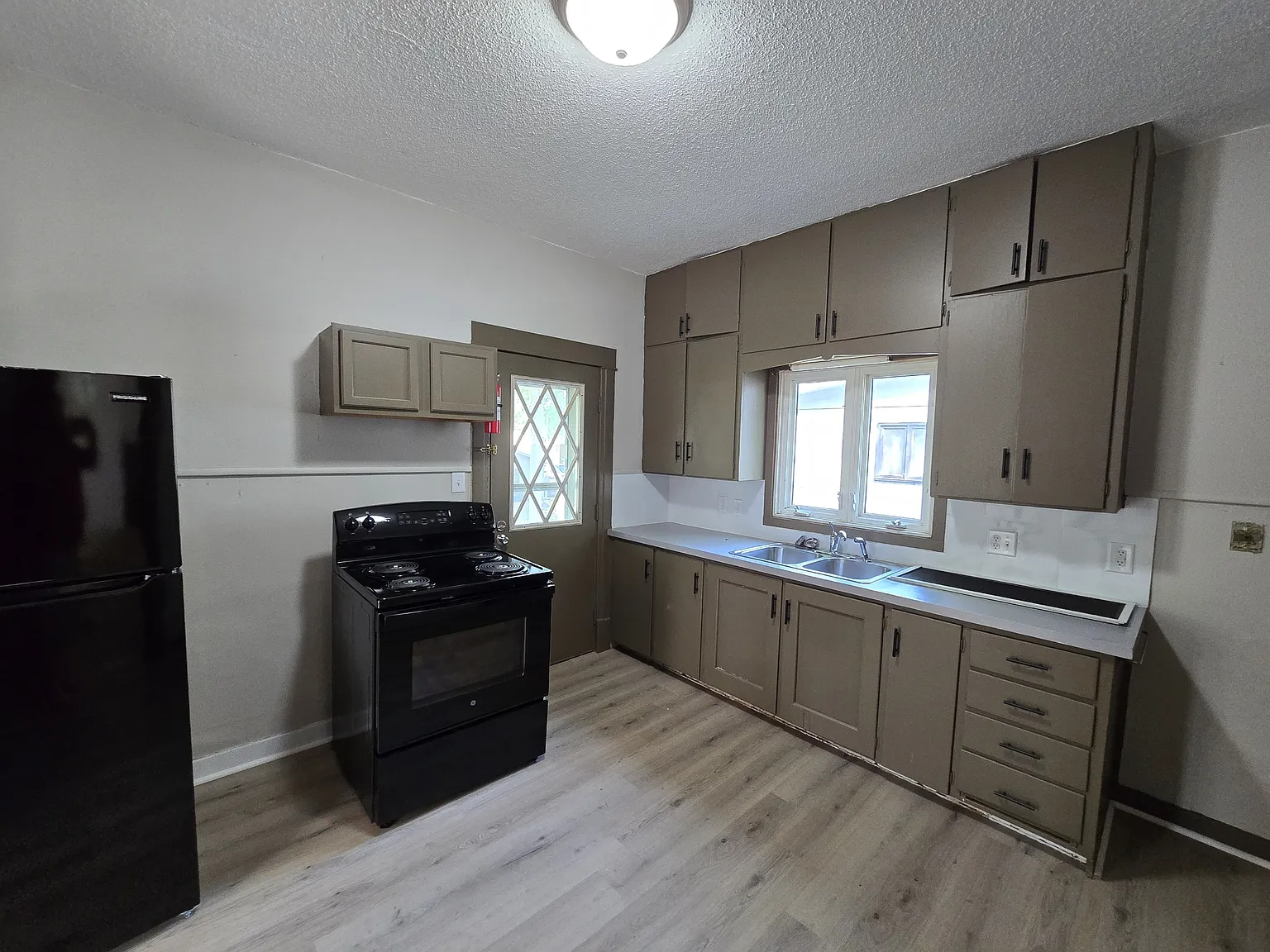 422 Baltimore Street - 1 — Photo 3