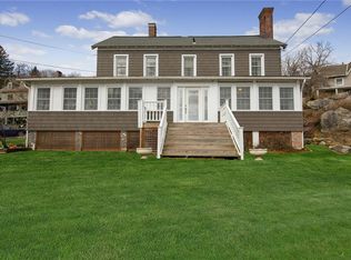 2 Rosetown Rd, Tomkins Cove, NY 10986