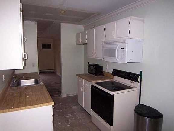 4th image of 1704 Village Dr #1704