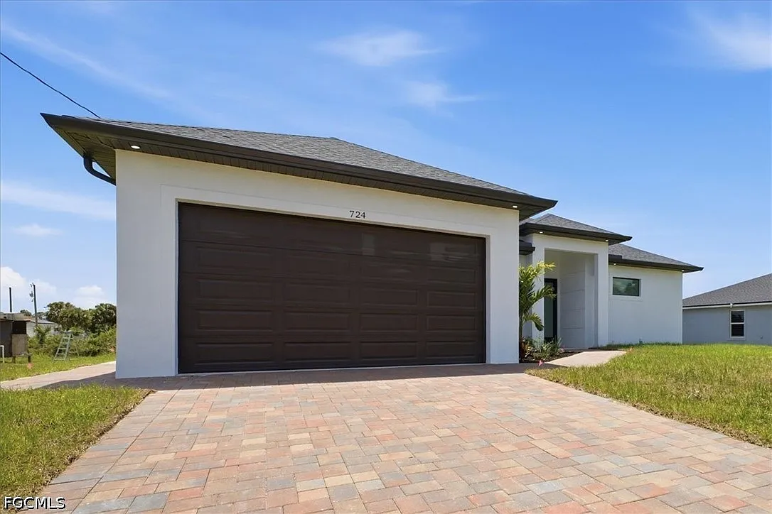 3 bed, 2.0 bath, 1585 sqft, $2,250 — Photo 3