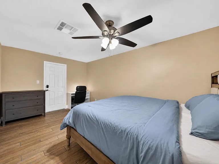 6717 Atwood Ave #4 — Photo 2