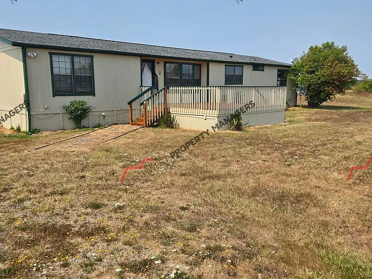 389 Spencer Rd — Photo 1
