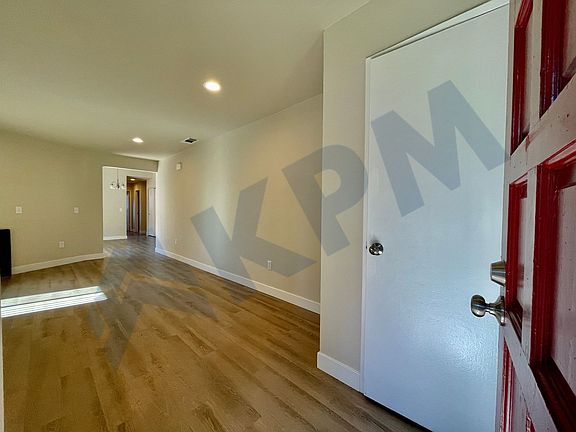 3rd image of 5807 Brush Creek Dr
