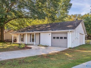 1114 Club View Dr NW, Huntsville, AL 35816