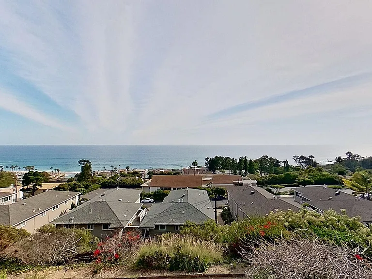 21722 Ocean Vista Dr #D — Photo 29