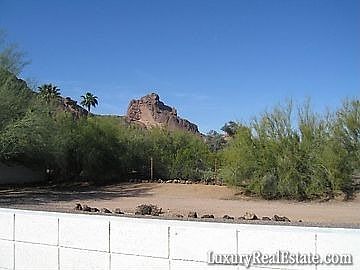 4th image of 5910 E Solcito Ln