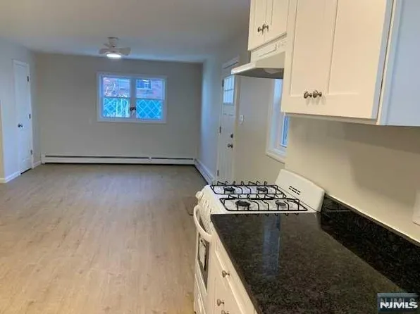 75 Grant St, Fairview, NJ 07022