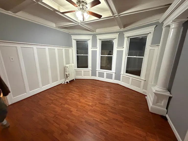 703 Schuyler Ave — Photo 2