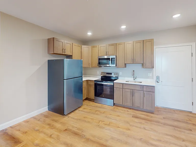 100 Revere St — Photo 20