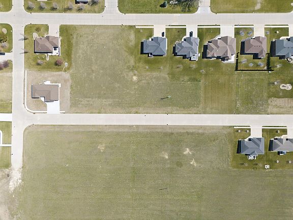 3rd image of 719 8th St SW