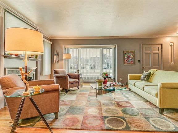 2nd image of 1110 S Belvoir Blvd
